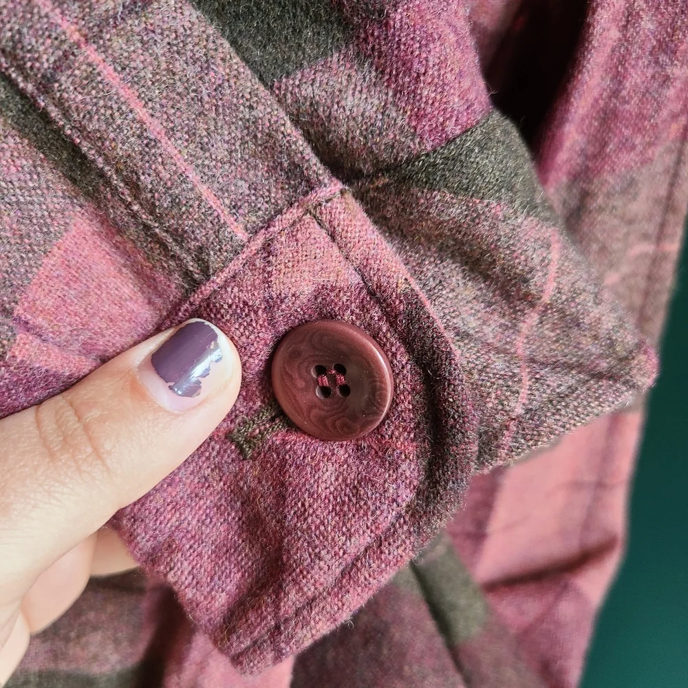 Pendleton plaid wool shirt jacket, size large, shacket, plum, olive, belted - Picture 4 of 8